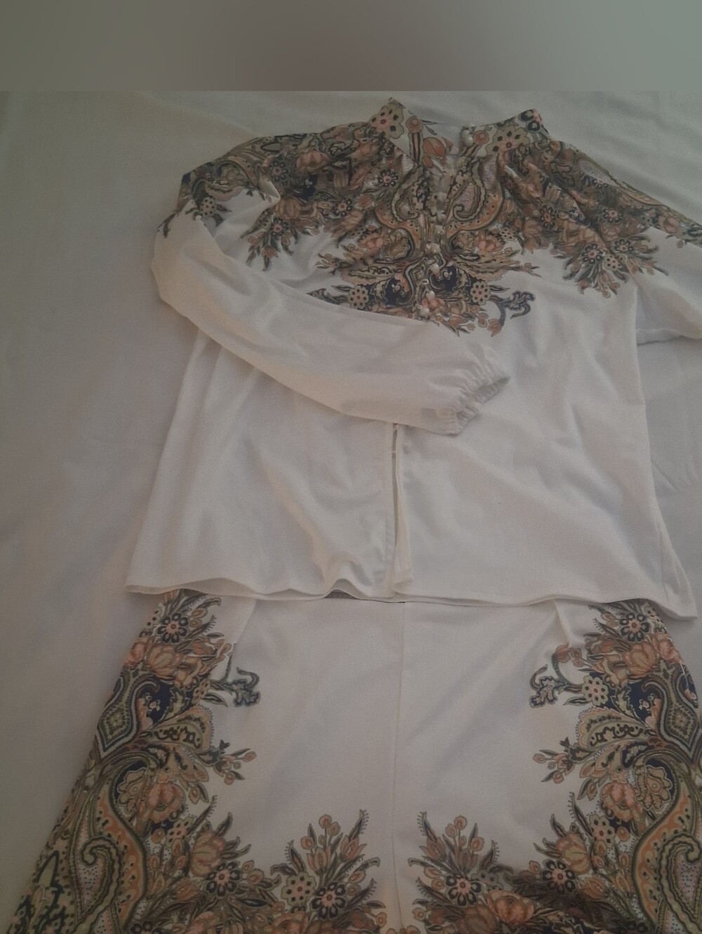 White Two-Piece Set with Floral Paisley Print